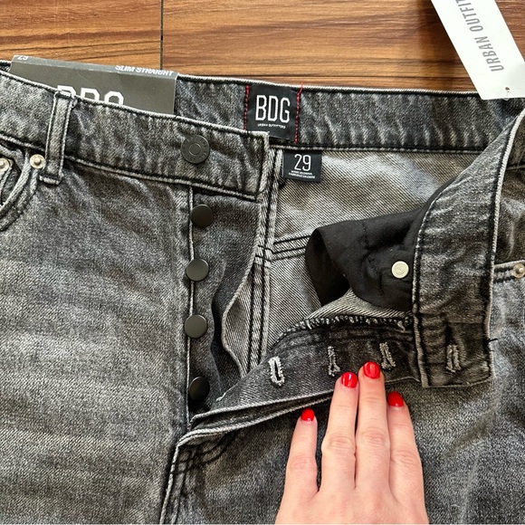 NWT BDG Slim Straight Jeans Size 29 Grey Distressed - Picture 12 of 15